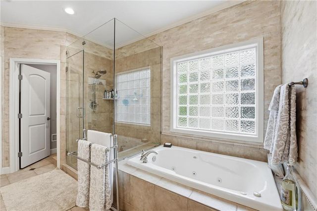11357 Buena Vista Street, Leawood, KS 66211