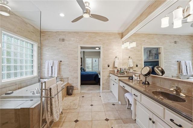 11357 Buena Vista Street, Leawood, KS 66211