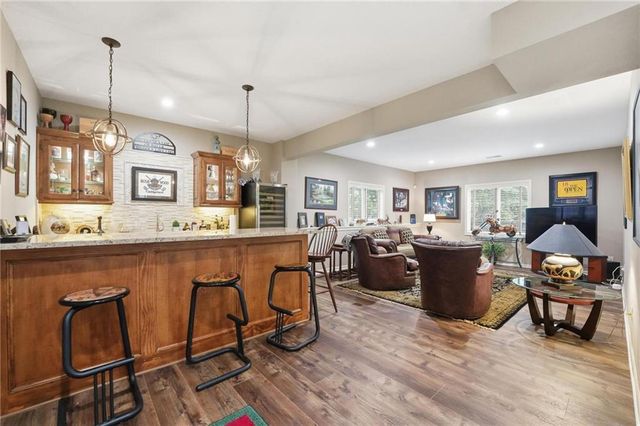 11357 Buena Vista Street, Leawood, KS 66211