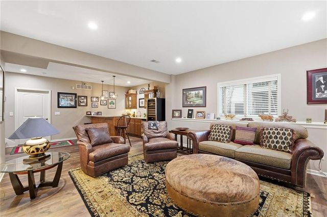 11357 Buena Vista Street, Leawood, KS 66211