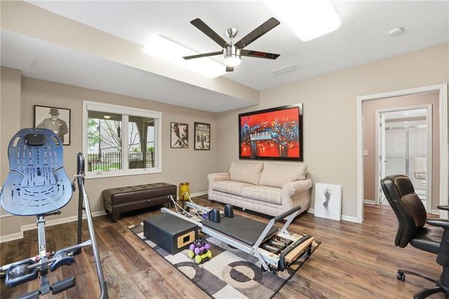 11357 Buena Vista Street, Leawood, KS 66211