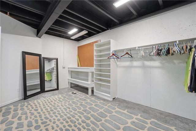 11357 Buena Vista Street, Leawood, KS 66211