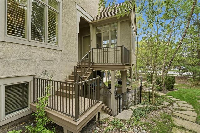 11357 Buena Vista Street, Leawood, KS 66211