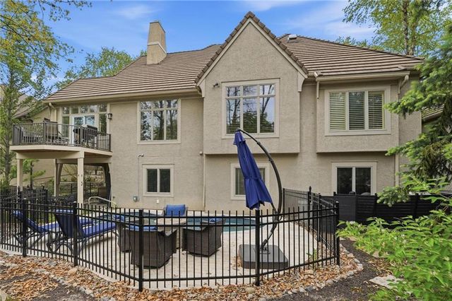 11357 Buena Vista Street, Leawood, KS 66211
