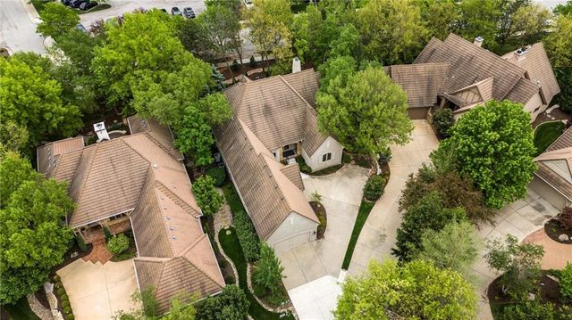 11357 Buena Vista Street, Leawood, KS 66211