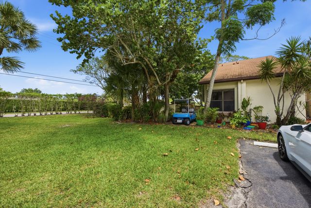 7516 English Court A, Lake Worth, FL 33467