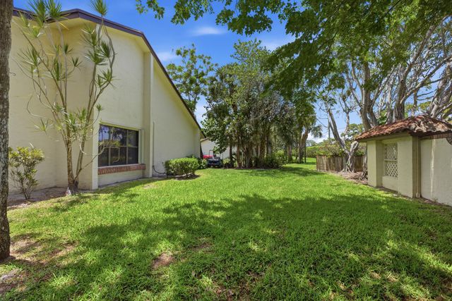 7516 English Court A, Lake Worth, FL 33467