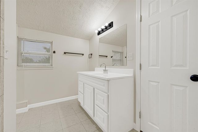 3302 Prairie Drive, Dickinson, TX 77539