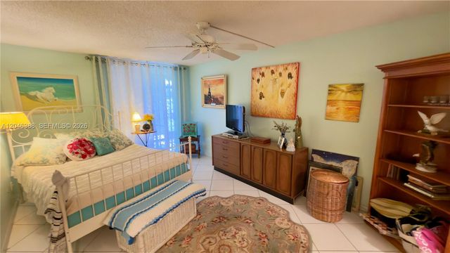 3241 Holiday Springs Blvd 108, Margate, FL 33063