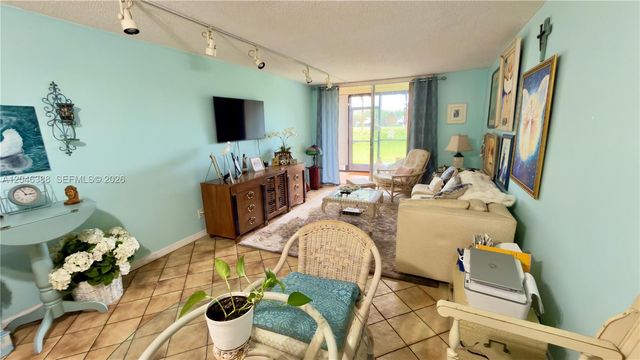 3241 Holiday Springs Blvd 108, Margate, FL 33063