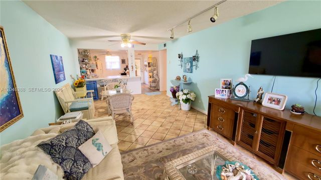 3241 Holiday Springs Blvd 108, Margate, FL 33063
