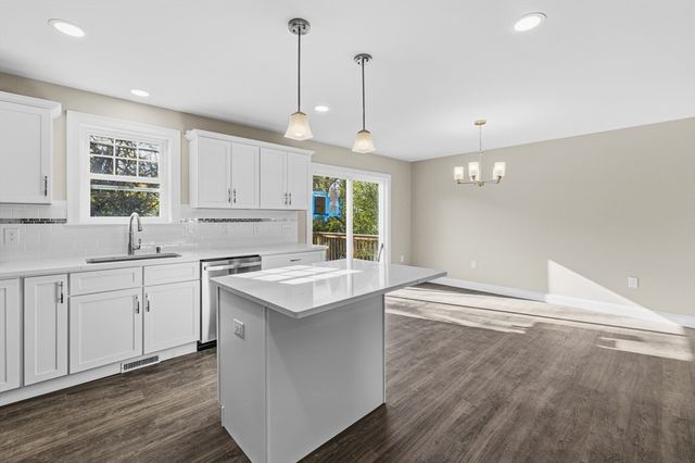 1001 Bay Street, Fall River, MA 02724