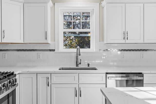 1001 Bay Street, Fall River, MA 02724