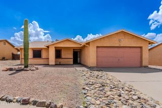 6889 N De Chelly Loop, Tucson, AZ 85741