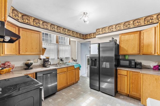 180 Neal Avenue, Newark, OH 43055