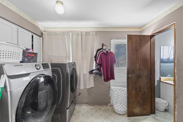 180 Neal Avenue, Newark, OH 43055