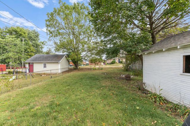 180 Neal Avenue, Newark, OH 43055