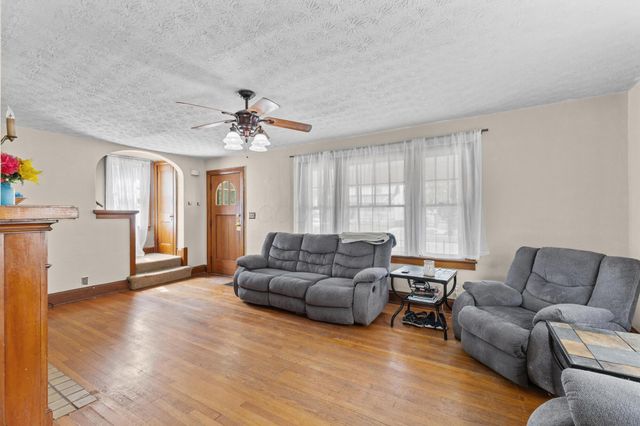 180 Neal Avenue, Newark, OH 43055