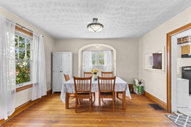 180 Neal Avenue, Newark, OH 43055