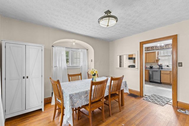 180 Neal Avenue, Newark, OH 43055