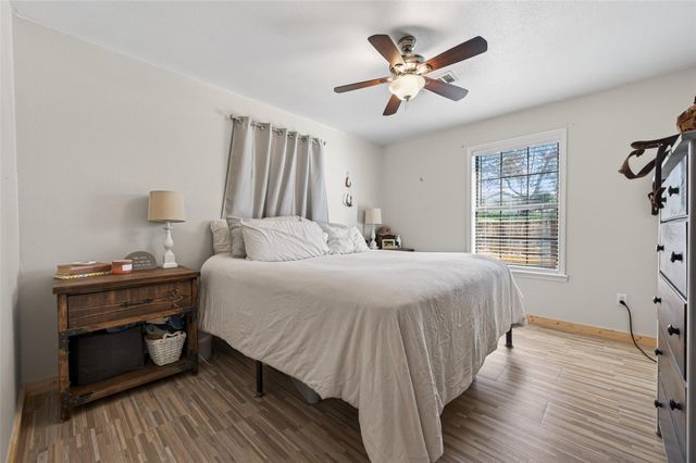 85 Hill Top Road, Huntsville, TX 77320