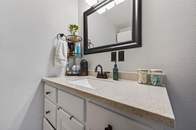 85 Hill Top Road, Huntsville, TX 77320