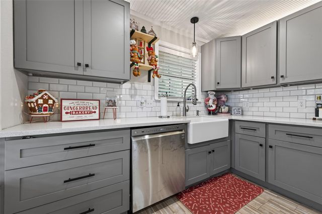 85 Hill Top Road, Huntsville, TX 77320