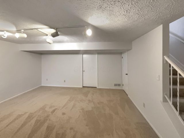 1947 Rockdale Drive, 33, Columbus, OH 43229