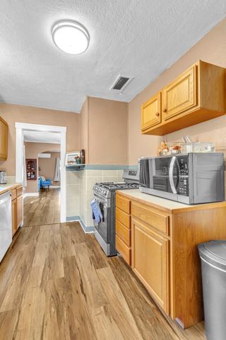 1208 12th Street NW, Albuquerque, NM 87104