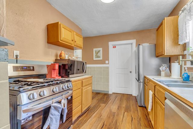 1208 12th Street NW, Albuquerque, NM 87104