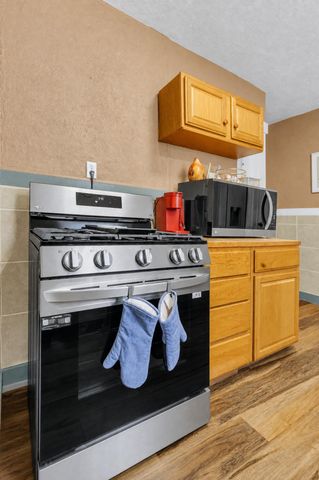 1208 12th Street NW, Albuquerque, NM 87104