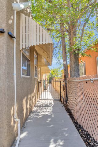 1208 12th Street NW, Albuquerque, NM 87104