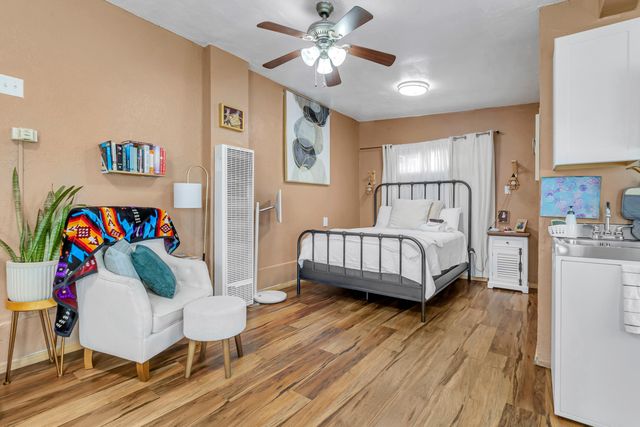 1208 12th Street NW, Albuquerque, NM 87104