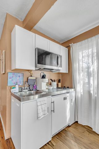 1208 12th Street NW, Albuquerque, NM 87104