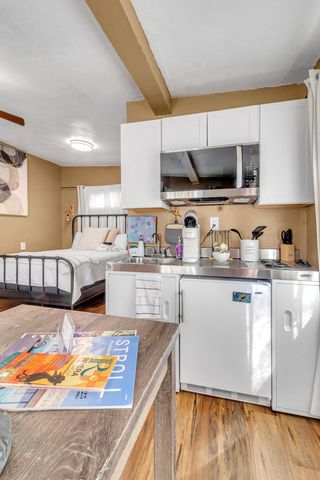 1208 12th Street NW, Albuquerque, NM 87104