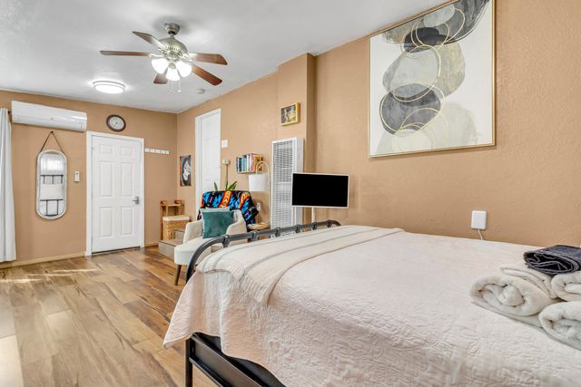 1208 12th Street NW, Albuquerque, NM 87104