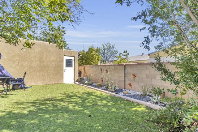 1208 12th Street NW, Albuquerque, NM 87104