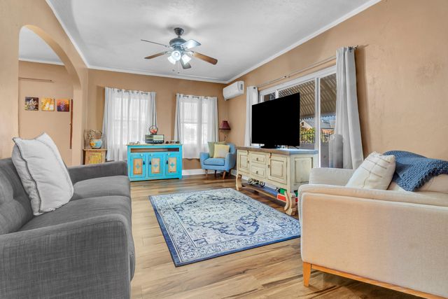 1208 12th Street NW, Albuquerque, NM 87104