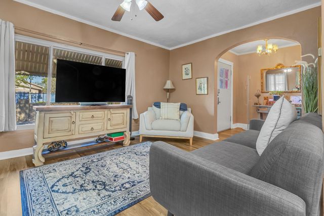 1208 12th Street NW, Albuquerque, NM 87104
