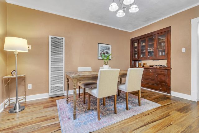 1208 12th Street NW, Albuquerque, NM 87104