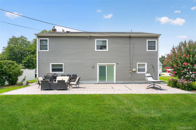 8 Yates Lane, Jericho, NY 11753