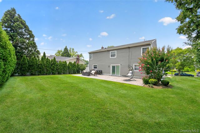 8 Yates Lane, Jericho, NY 11753