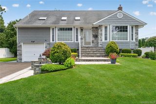 8 Yates Lane, Jericho, NY 11753