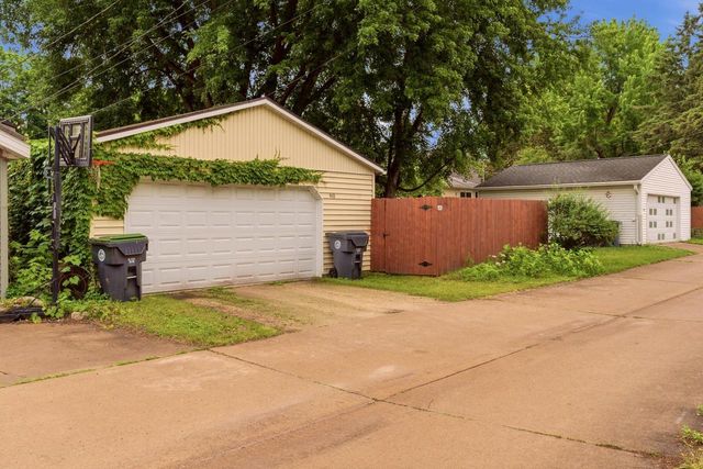 410 21st STREET S, La Crosse, WI 54601
