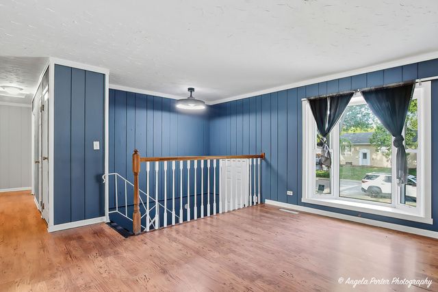 410 WILLOW Road, Wauconda, IL 60084