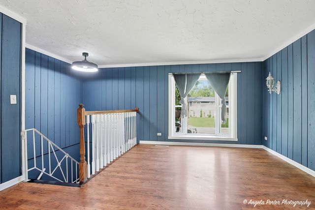 410 WILLOW Road, Wauconda, IL 60084