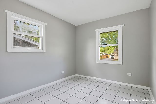 410 WILLOW Road, Wauconda, IL 60084