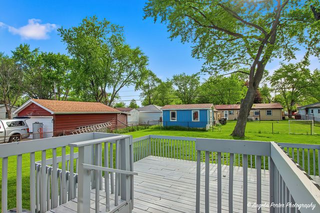 410 WILLOW Road, Wauconda, IL 60084