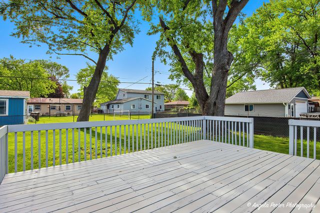 410 WILLOW Road, Wauconda, IL 60084