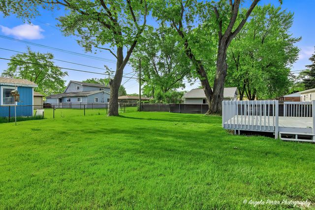 410 WILLOW Road, Wauconda, IL 60084